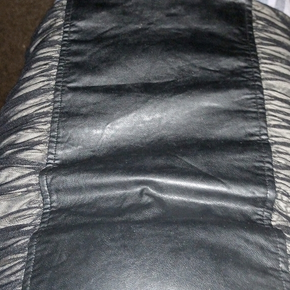 BeBe-FAUX LEATHER, STRAPLESS V-notched center w/RUFFLES- DOWN-SIDES, SIDE-ZIP - Picture 4 of 13